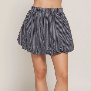 Active USA Black and White Striped Balloon Mini Skirt